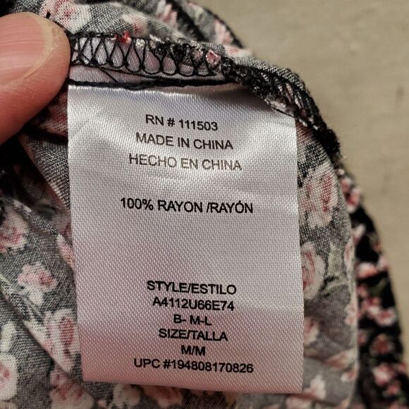 2 Piece Shorts and Top Set by Lily Rose in Size M - Picture 6 of 10